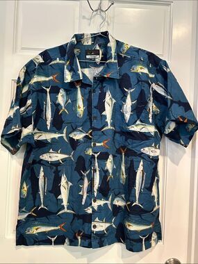 FINS  Short-Sleeve Fish Print Button-Up Shirt - Blue XL
